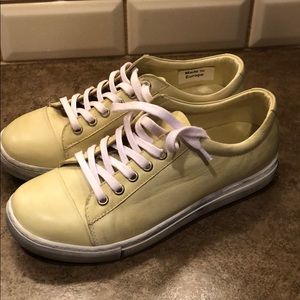 Rilassare Boutique Tennis Shoes